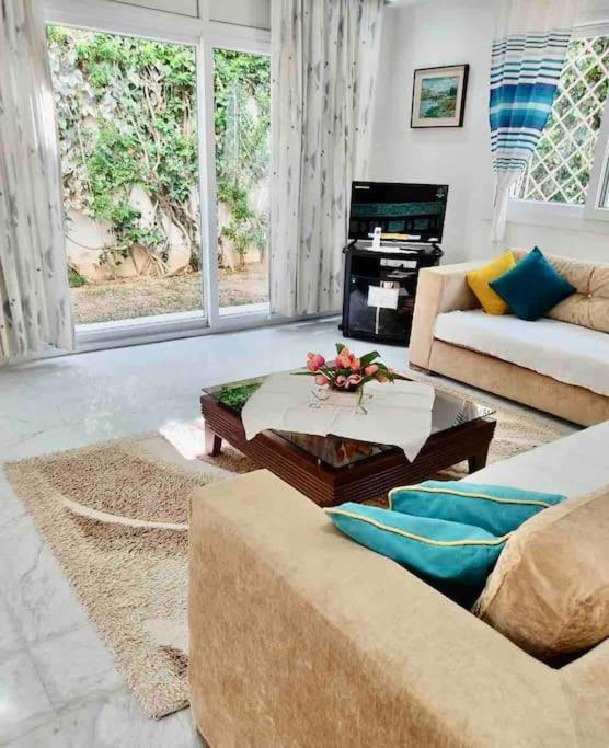 Etage De Villa Avec Jardin, Pres De L'Aireport Et Parking Prive Ariana Εξωτερικό φωτογραφία