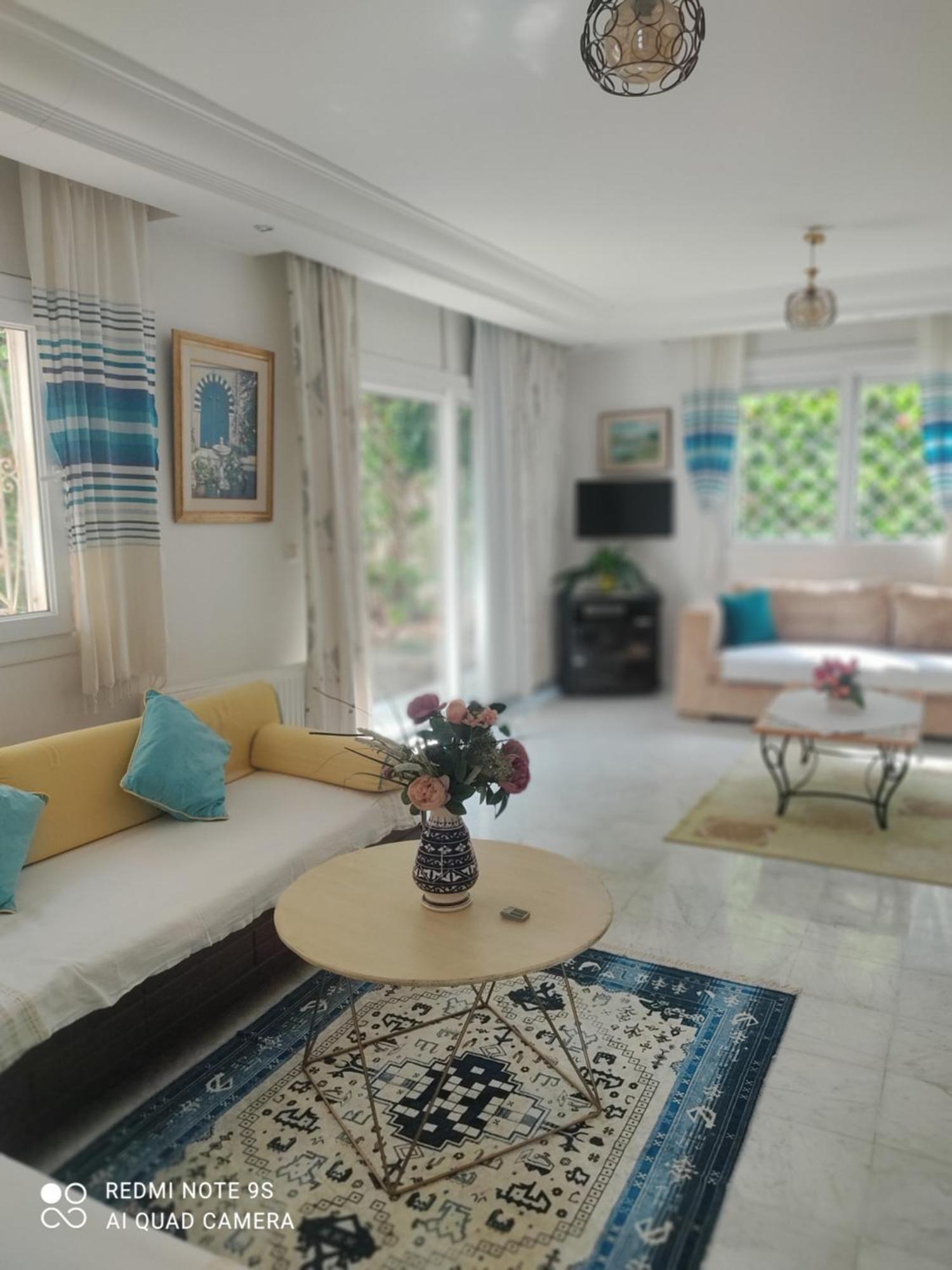 Etage De Villa Avec Jardin, Pres De L'Aireport Et Parking Prive Ariana Εξωτερικό φωτογραφία