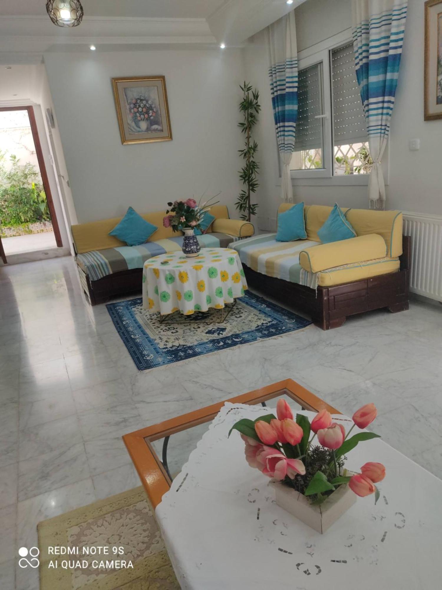 Etage De Villa Avec Jardin, Pres De L'Aireport Et Parking Prive Ariana Εξωτερικό φωτογραφία